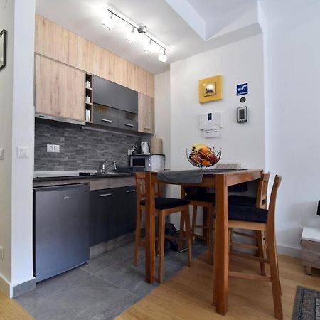 Tayson Square Dorcol New Location Free Garage Apartment เบลเกรด ภายนอก รูปภาพ